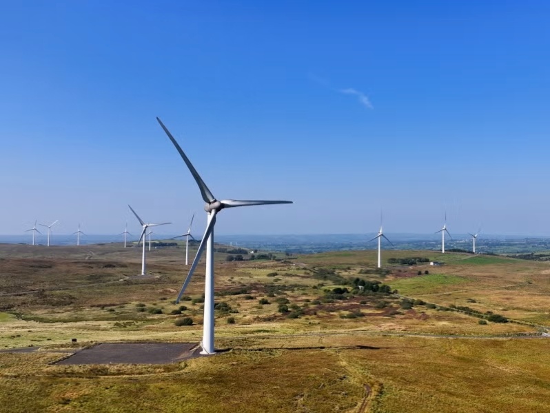 150 توربينة رياح صينية! TotalEnergies تستثمر 1.2 مليار دولار في أكبر مزرعة لطاقة الرياح في آسيا الوسطى