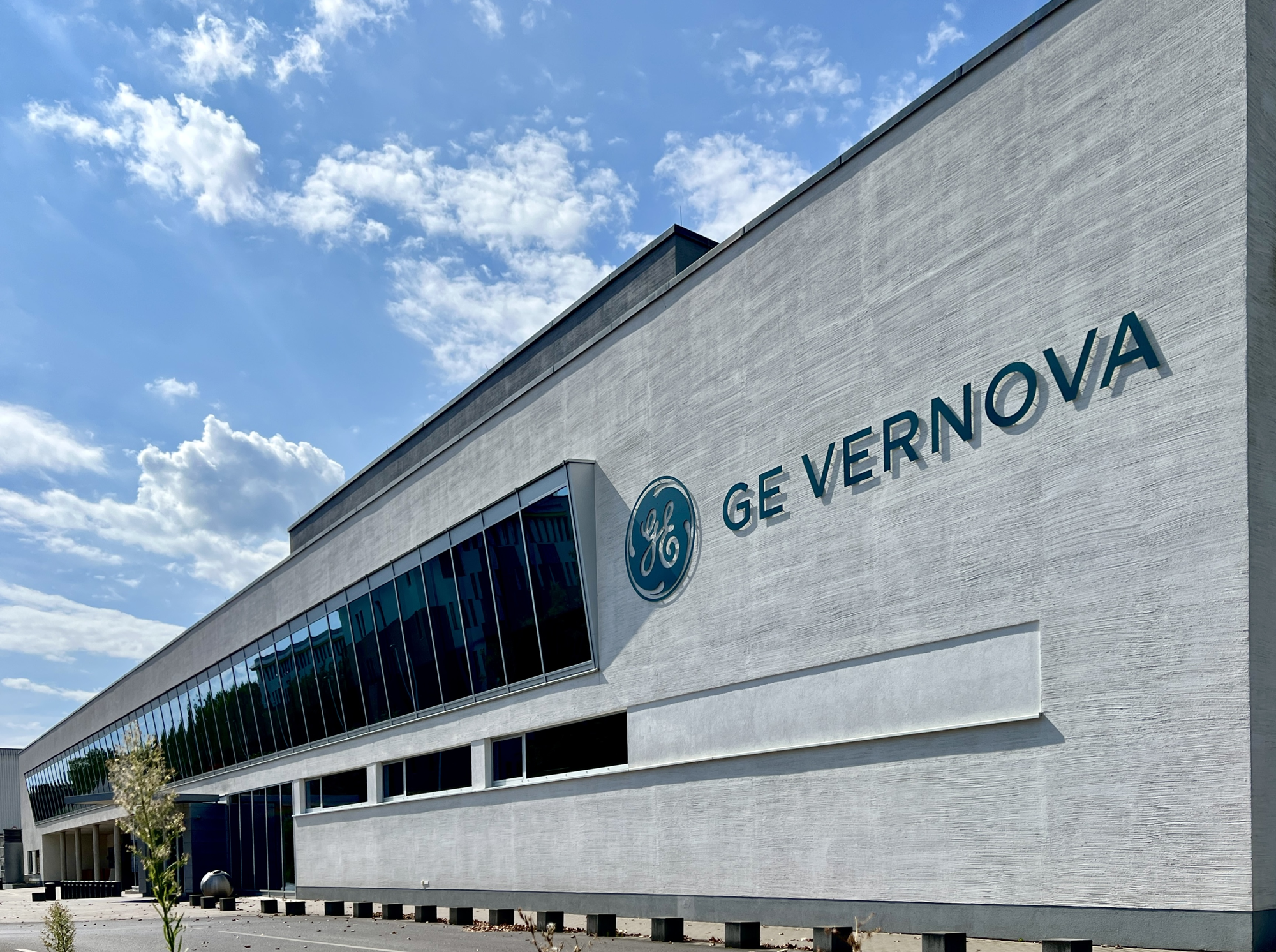 GE Vernova يُعلن عن خسائر فادحة! عملاق توربينات الرياح يواجه توقعات أداء متباينة لعام 2025